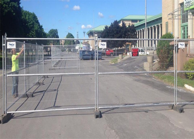 temporary chain link fence for rental -vehicle gates