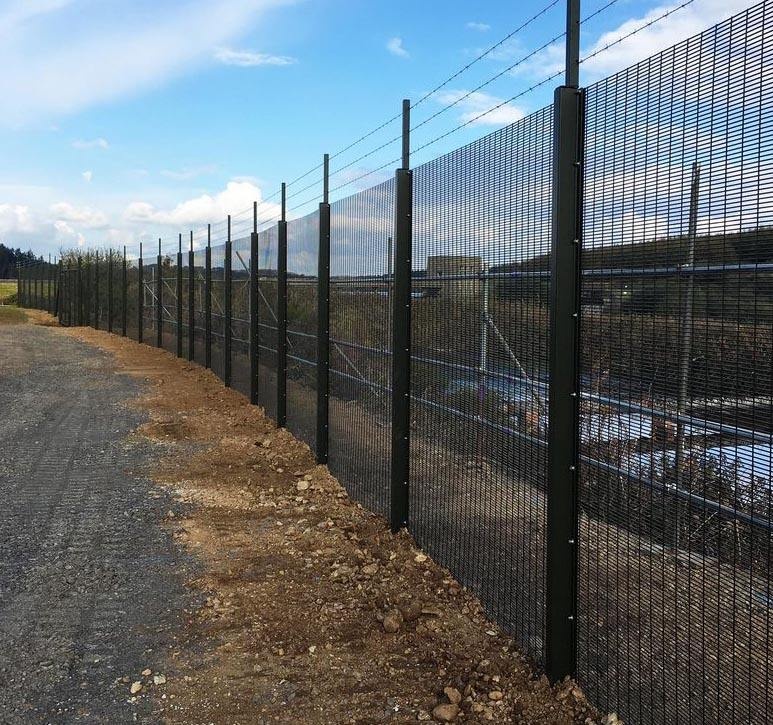 High Anti Climb Security Prison Fence Panels 358 Iron Garden Mesh Fence Anti Theft Fence