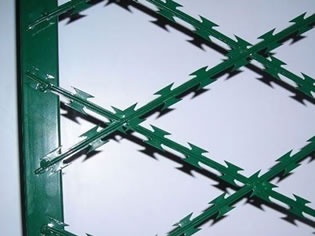 Welded Razor Mesh Fence Panels 1.2m x 2.5m mesh 75mm x 150mm blade length 60mm 1