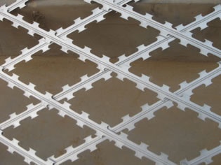 welded razor mesh fence 