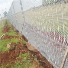 358 anti-climb fence