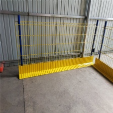 Edge protection fencing